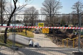 zamknięcie przejścia w pobliżu OSiR-u po schodkach na tereny zalewowe