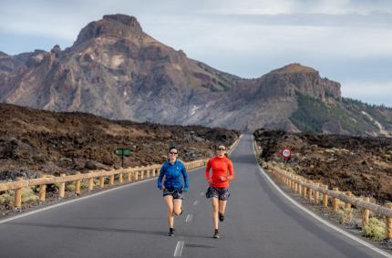 Kompletujemy strój na start w zawodach – czy lekkie szorty do biegania to najlepszy wybór?