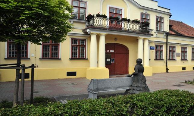 Muzea otwarte dla zwiedzających Muzeum Okręgowego i Muzeum im. M. Konopnickiej w Suwałkach otwarte