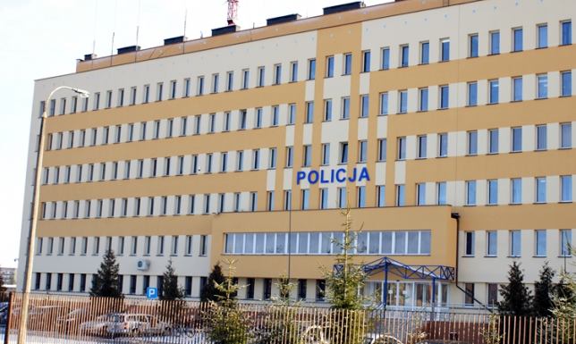 32-letnia suwalczanka straciła 1000 złotych, a 21-latka 2000 zł