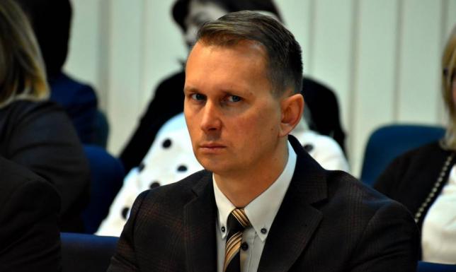 Prezydent lekceważy nauczycieli i radnych?