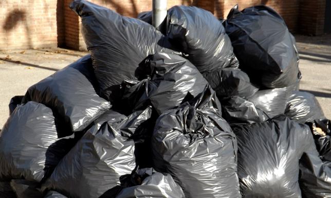 Możliwość obniżenia opłat za odbiór śmieci w Suwałkach program osłonowy w zakresie refundacji części opłat za odpady komunalne