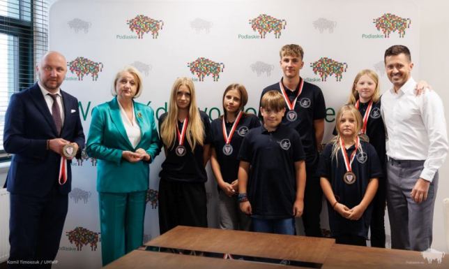 Przedstawiciele UKS NA-WA Suwałki spotkali się z marszałkiem