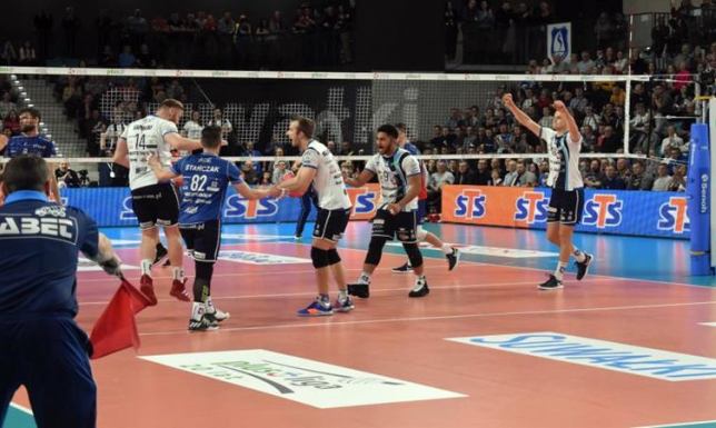 Rohnka i Słabiński na dłużej w Ślepsku