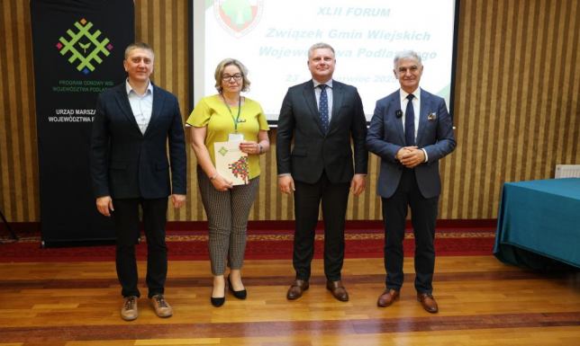 Program Odnowy Wsi. Gminy powiatu suwalskiego z dofinansowaniem Rewitalizacja boiska w Przerośli, modernizacja plaży w Becejłach