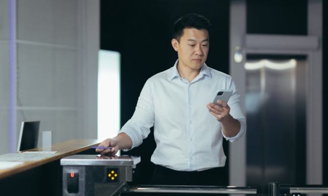 Kiedy powinno się zainstalować system kontroli dostępu w biurze?