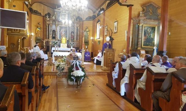 pogrzeb księdza w Studzienicznej