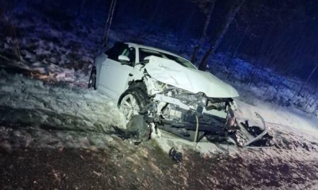 Groźny wypadek na trasie Augustów-Giby. Cztery osoby trafiły do szpitala.