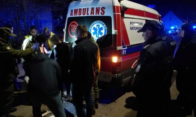 18 nielegalnych imigrantów w fałszywej karetce