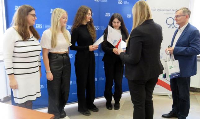 „Warto wiedzieć więcej o ubezpieczeniach społecznych”