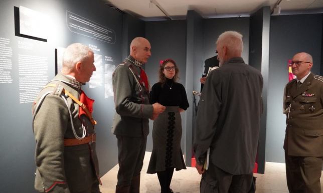 Ekspozycja prowadzi zwiedzających przez najważniejsze wydarzenia z dziejów pułku