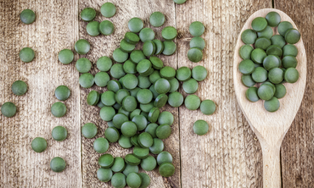 Czy chlorella to niezbędny element diety wegańskiej i wegetariańskiej?