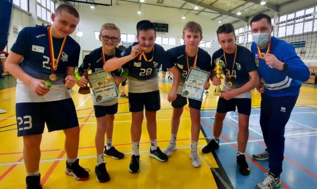 Turniej mini siatkówki chłopców w kategorii czwórek w Warszawie