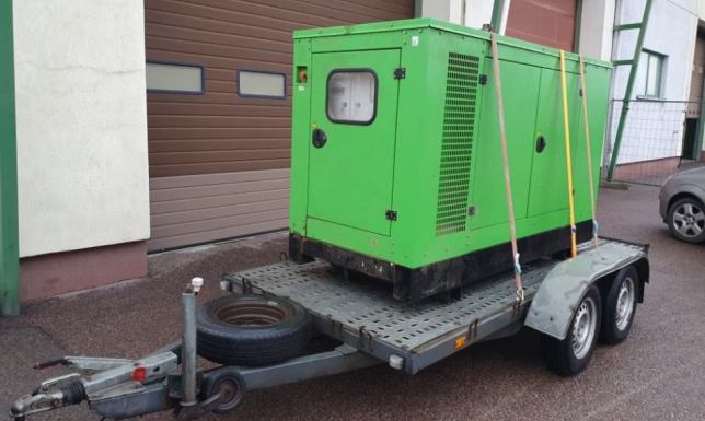 Urząd Skarbowy w Suwałkach przekazał pochodzący z przestępstwa agregat prądotwórczy