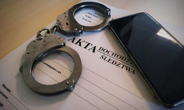mężczyzna podejrzany o kradzież telefonu o wartości 1200 złotych