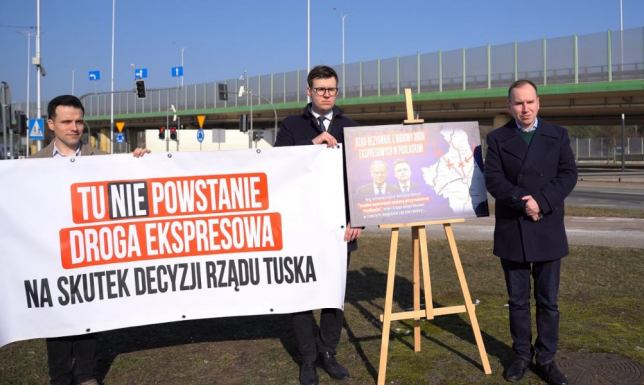 Konferencja prasowa posła PiS Adama Andruszkiewicza