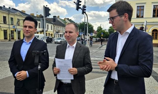 10 lat pracy poselskiej Adama Andruszkiewicza na rzecz Mieszkańców Suwałk i Suwalszczyzny 10 lat pracy poselskiej Adama Andruszkiewicza na rzecz Mieszkańców Suwałk i Suwalszczyzny