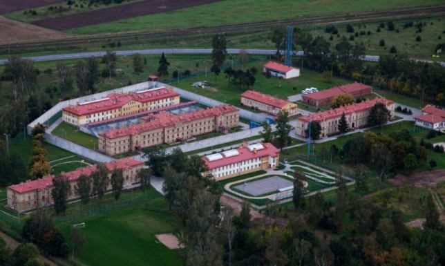 1 czerwca w zakładach karnych i aresztach śledczych planowane jest przywrócenie widzeń