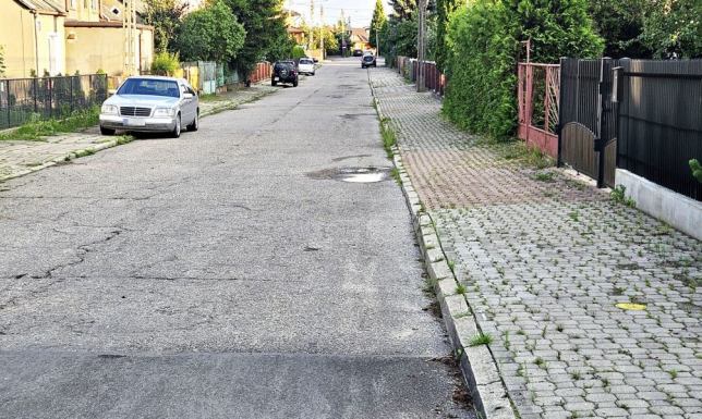 opracowanie dokumentacji projektowej oraz przebudowę ulicy Zastawie