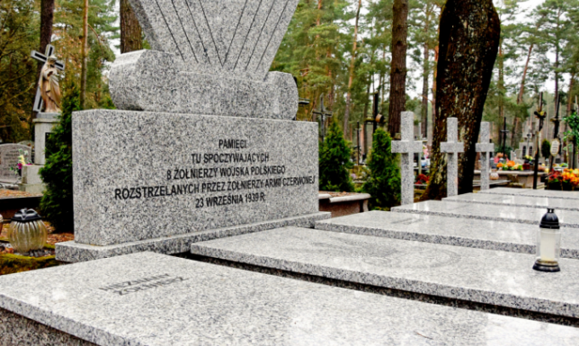 W Augustowie odrestaurowano zbiorową mogiłę żołnierzy Wojska Polskiego generalny remont mogiły zbiorowej z II wojny światowej w Augustowie