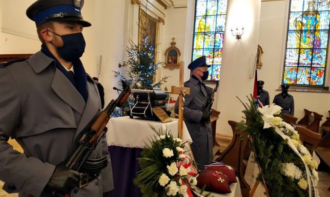 W Suwałkach rodzina, bliscy i znajomi pożegnali Mirosława Basiewicza