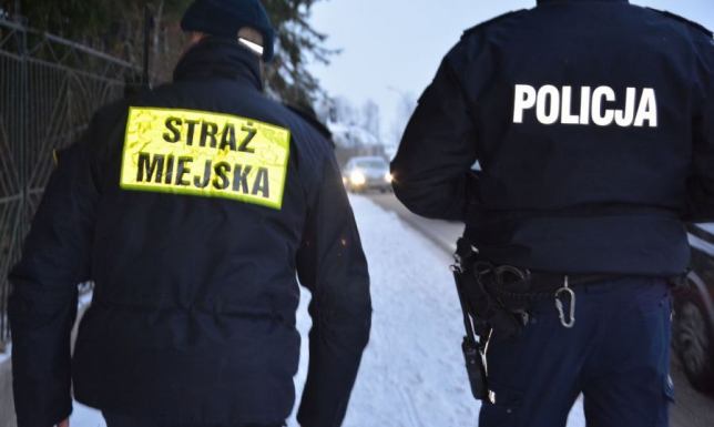 Akcja „Nie bądźmy obojętni” sprawdzają miejsca, gdzie mogą przebywać osoby bezdomne