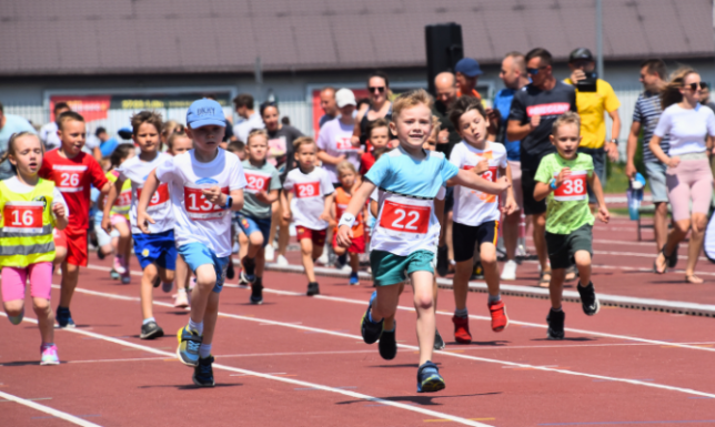 Weź udział w rodzinnych zawodach biegowych BIEG NA MILĘ to naładowane pozytywną energią wydarzenie