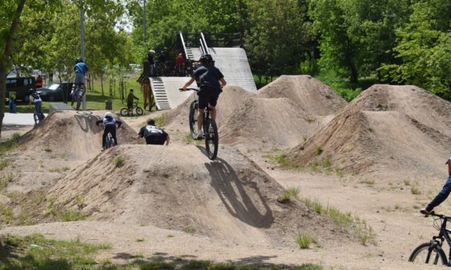 Prędkość, sportowa rywalizacja i dreszcz walki z sekundami