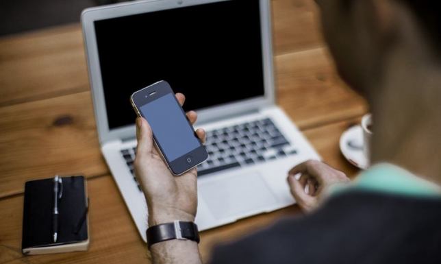 Suwalscy policjanci ostrzegają przed wyłudzeniami z wykorzystaniem systemu płatności mobilnych