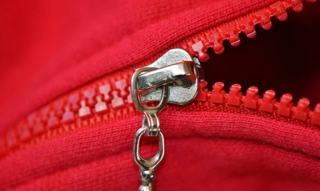 Zamiast sprzedać na aukcji kurtkę, suwalczanka straciła ponad 2000 zł Kolejna suwalczanka padła ofiarą oszustów