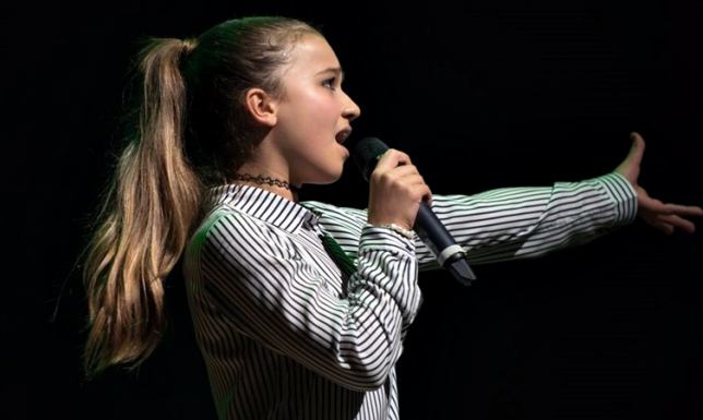 Monika Bogdanowicz i największe przeboje gwiazd piosenki