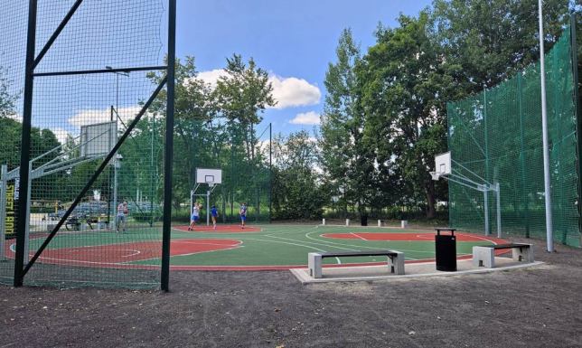 owoczesne boisko do koszykówki jest już dostępne dla mieszkańców