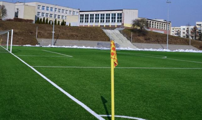 Mecz 22. kolejki Betclic 3. Ligi pomiędzy Wigrami Suwałki a Zniczem Biała Piska