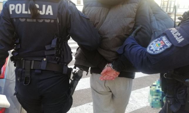 "Złota" bombka, a w niej narkotyki