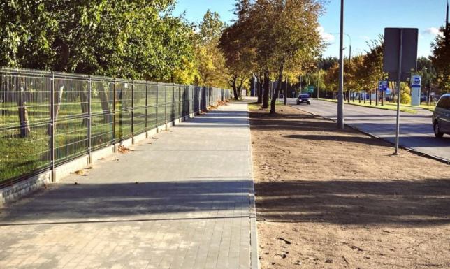 Nowy chodnik i ciąg pieszo-rowerowy Zakończyły się pracę wzdłuż ul. Wojska Polskiego w Suwałkach