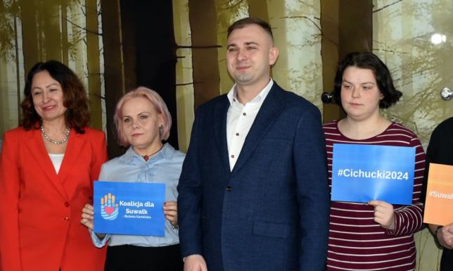 komitet wyborczy Koalicja dla Suwałk - Bożena Kamińska z kandydatem na prezydenta