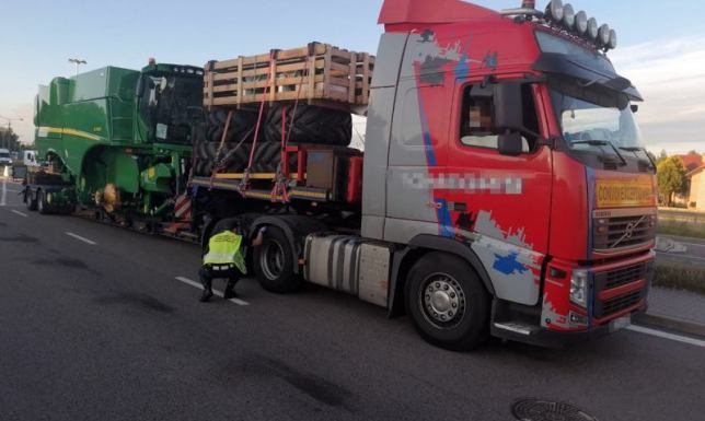 Kierowcy ciężarówki ukarani mandatami