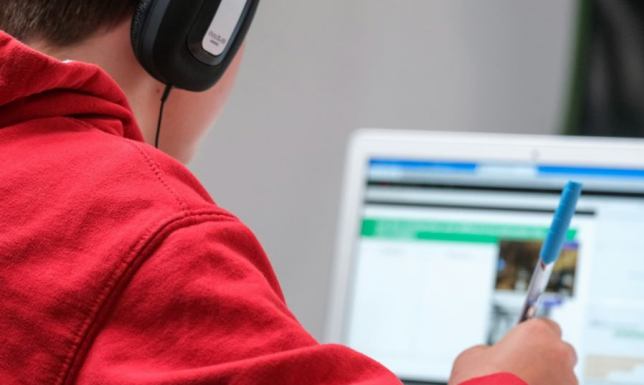 Suwałki daleko od kampusów, blisko decyzji. Jak studiować mimo barier komunikacyjnych