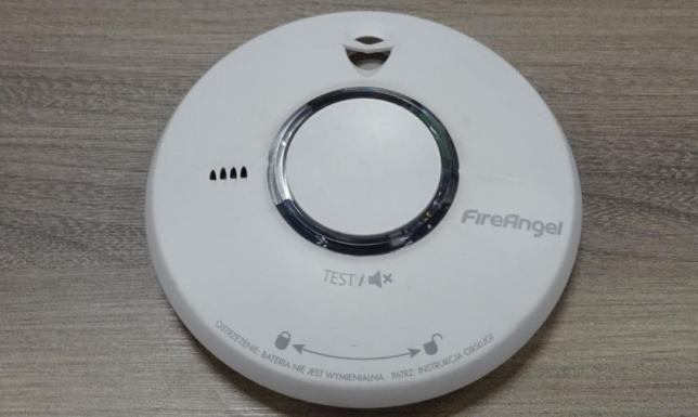 alarm czujki tlenku węgla zaalarmował domowników