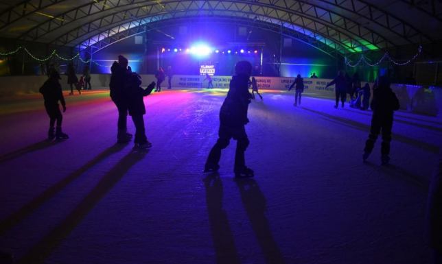 Mikołajkowe Ice Disco Lodowisko