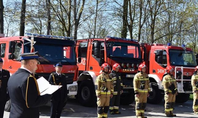 Apel z okazji obchodów Dnia Strażaka w Suwałkach