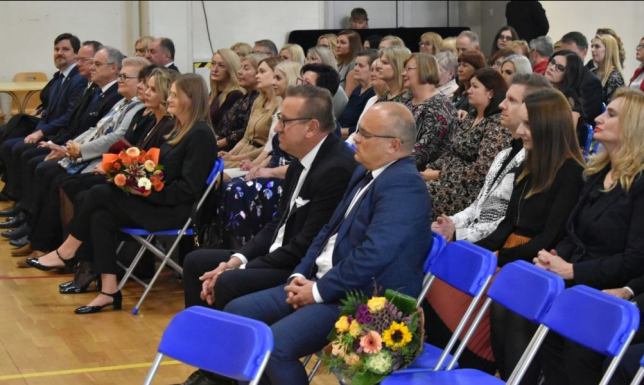 8 nauczycieli i dyrektorów otrzymało nagrody na kwotę 182 tys. zł