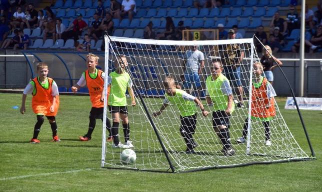 Turniej Dzikich Drużyn na Stadionie Miejskim w Suwałkach