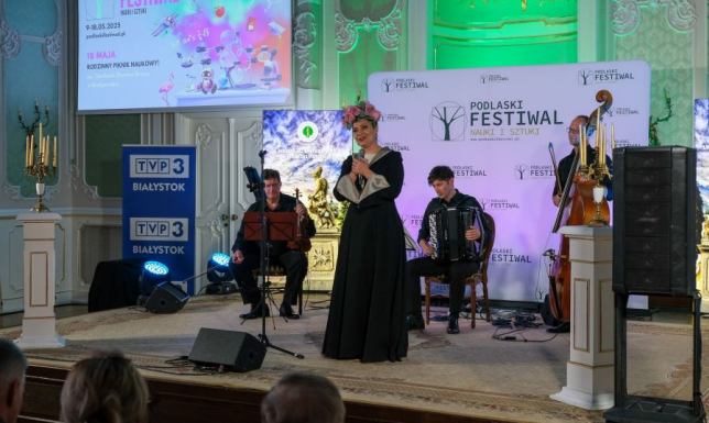 tygodniowy maraton wykładów, warsztatów, debat, spektakli i koncertów