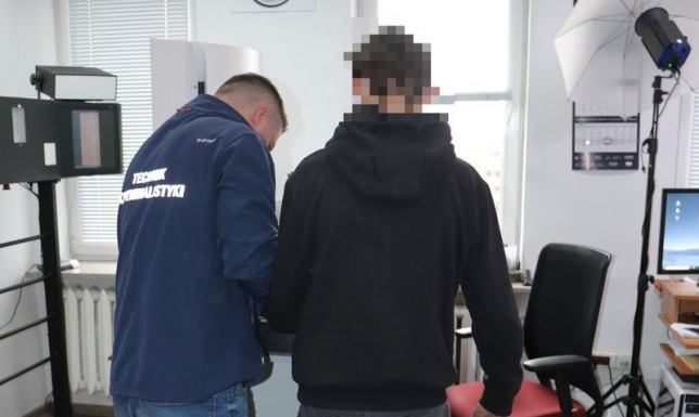 Nastolatek przywszłaszczył sobie przedmioty o wartości 1600zł