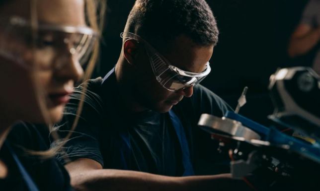 Jak dobrać wirnik promieniowy do wentylatora przemysłowego? Jak dobrać wirnik promieniowy do wentylatora przemysłowego?