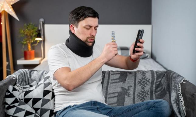 Kołnierz ortopedyczny – kiedy i po co należy go stosować?  Kołnierz ortopedyczny – kiedy i po co należy go stosować?