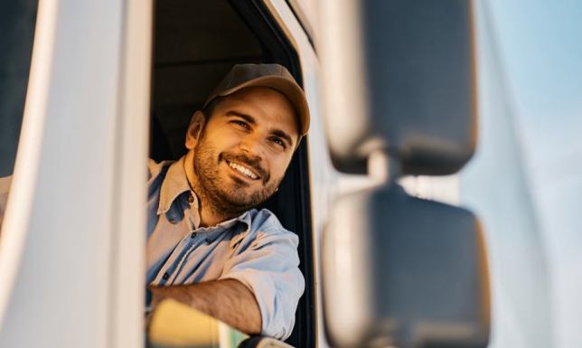 Przez awarię do pewności: Jak Kierowcy i Przewoźnicy mogą skutecznie radzić sobie z usterkami ciężarówek