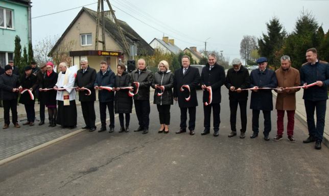 Uroczyste otwarcie ponad trzykilometrowego odcinka drogi w Gminie Filipów