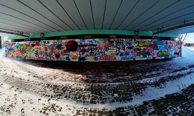 aranżacja w przestrzeni miejskiej strefy do legalnego malowania graffiti